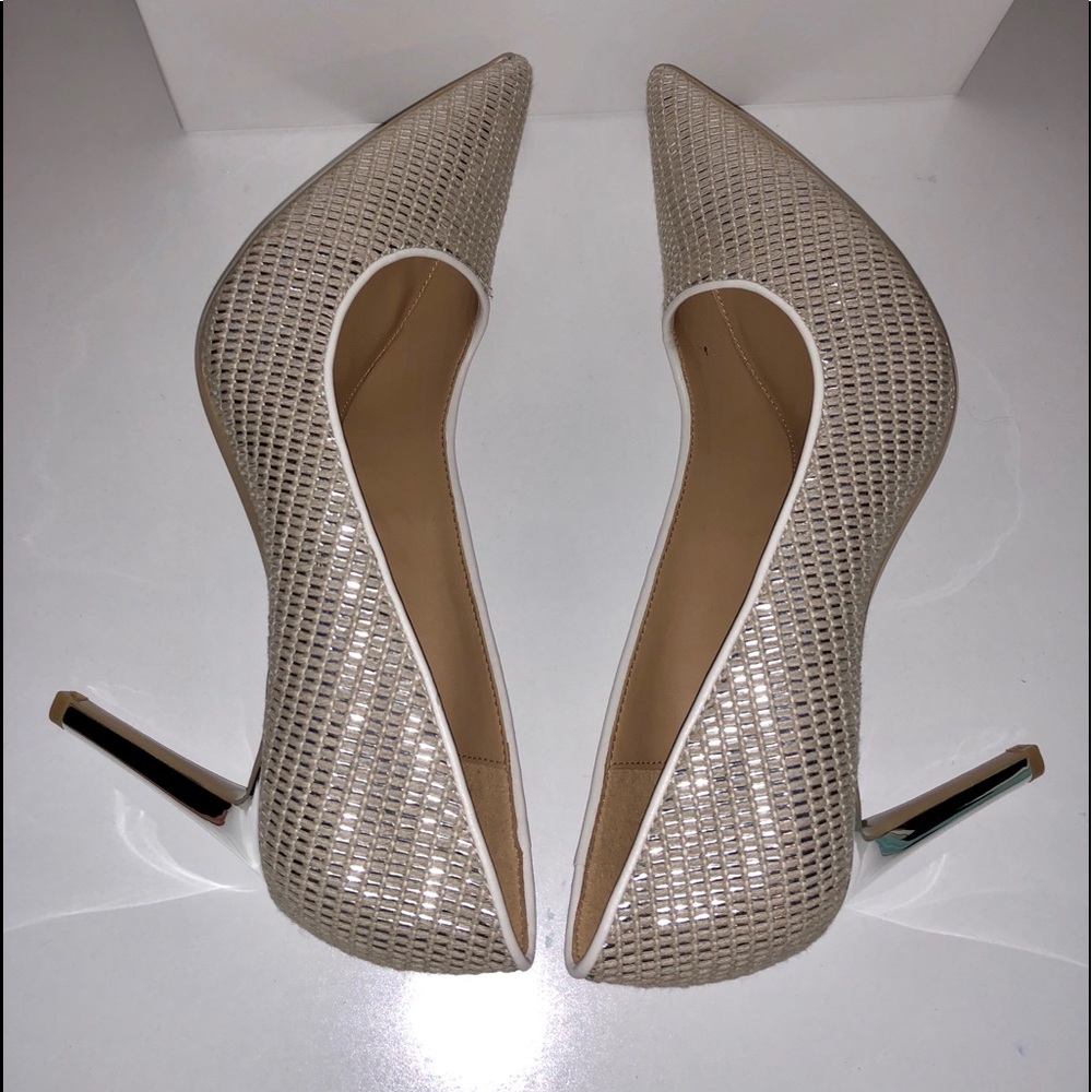NWT CALVIN KLEIN ”Ronna” Metalic Woven Raffia Pumps/ Heels - Picture 4 of 9